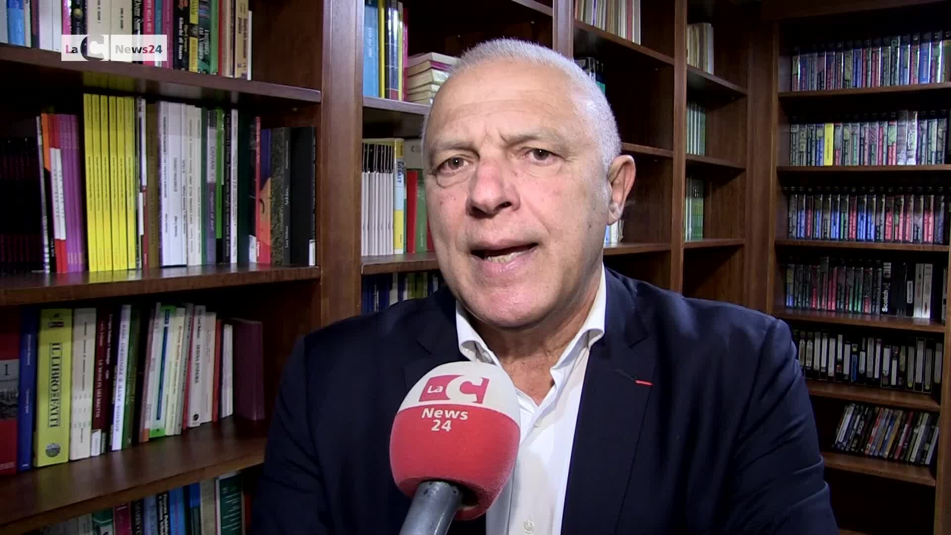 A Villa Rendano la lezione di Nuccio Ordine: «Leggere i classici rende più umano il nostro tempo» | VIDEO