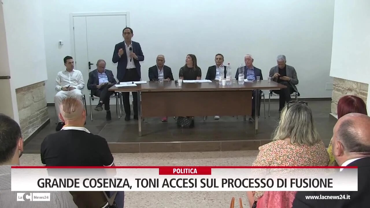 Grande Cosenza, toni accesi sul processo di fusione