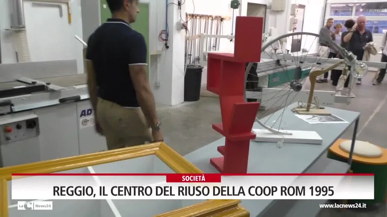 Reggio, il centro del riuso della Coop Rom 1995