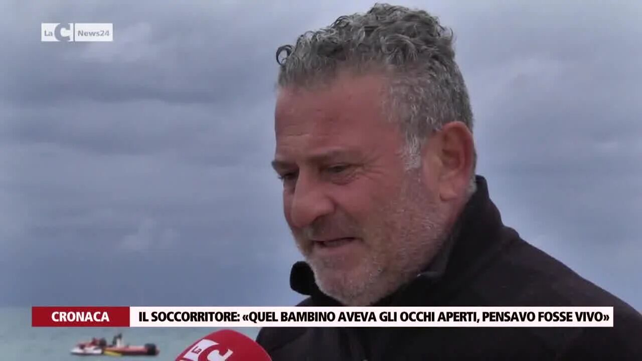 Il soccorritore: «Quel bambino aveva gli occhi aperti, pensavo fosse vivo»