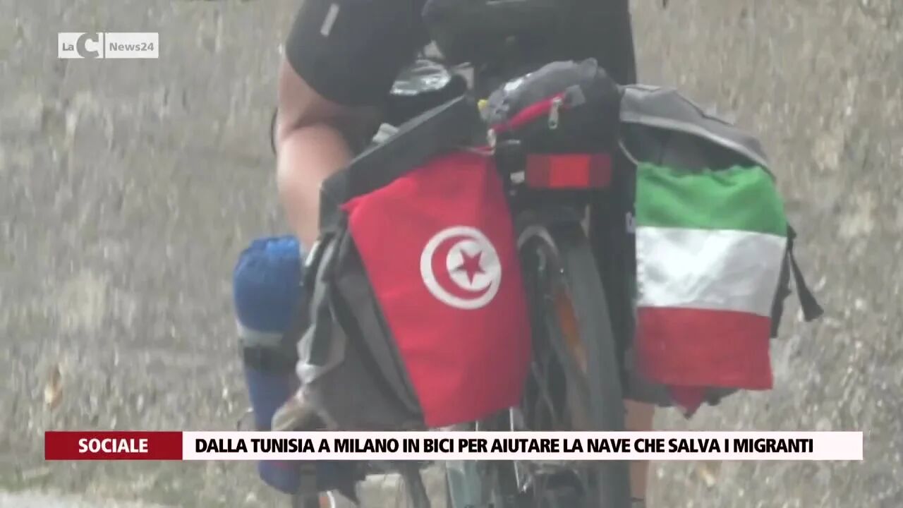 Dalla Tunisia a Milano in bici per aiutare la nave che salva i migranti