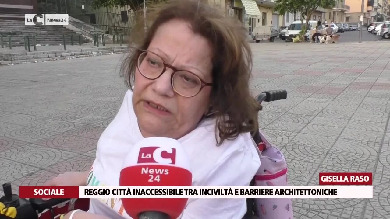 Reggio città inaccessibile tra inciviltà e barriere architettoniche