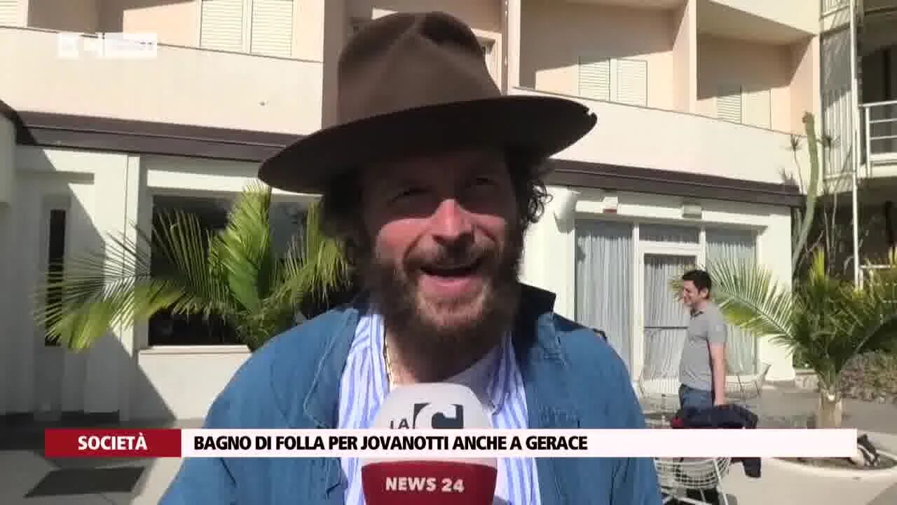 Bagno di folla per Jovanotti anche a Gerace