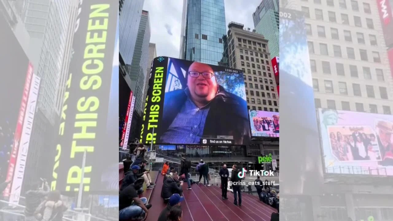 Omar Palermo sugli schermi di Times Square