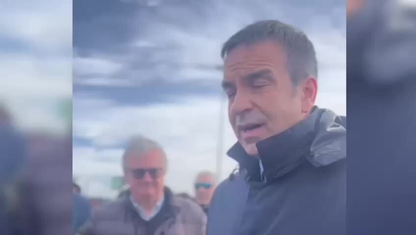 Protesta dei trattori anche a Cosenza, Occhiuto: «Disponibile a promuovere un tavolo Regione-agricoltori» | VIDEO