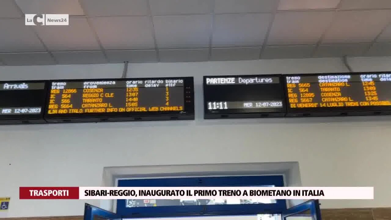 Sibari-Reggio, inaugurato il primo treno a biometano in Italia