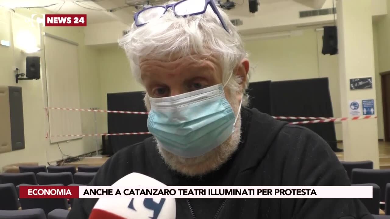 Covid, anche a Catanzaro teatri illuminati a un anno dallo stop degli spettacoli