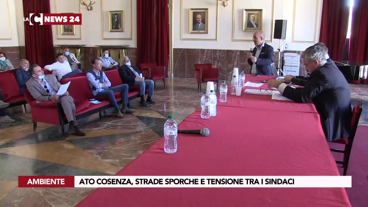 Ato Cosenza, strade sporche e tensione tra i sindaci