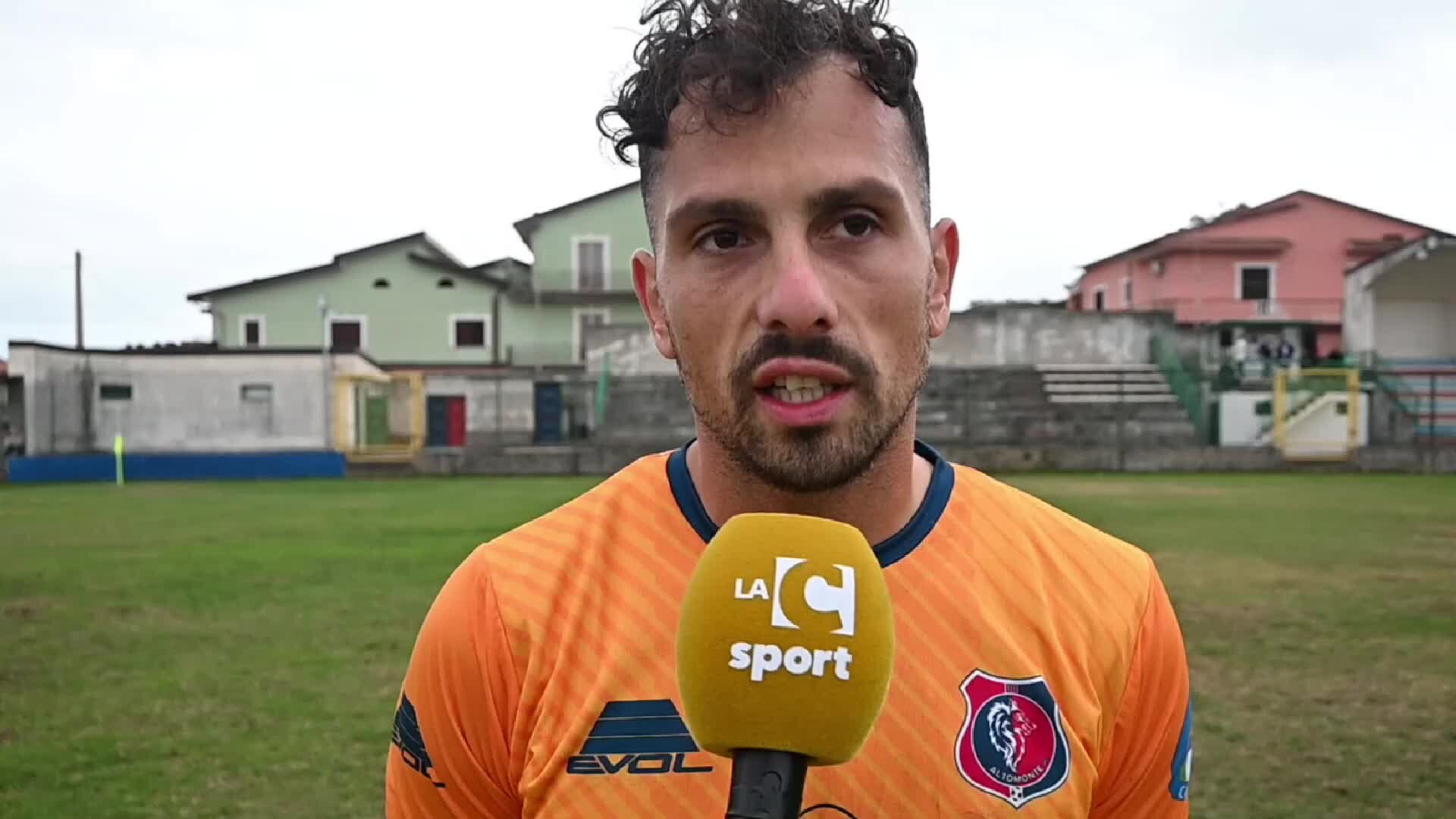 Promozione, il portiere dell'Altomonte Franza: «La parata contro il VE Rende la dedico a mia moglie»