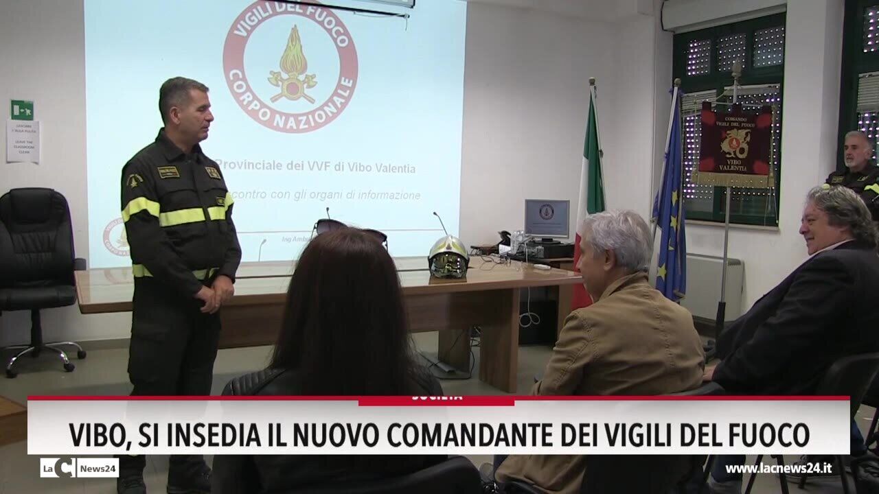 Vibo, si insedia il nuovo comandante dei vigili del fuoco