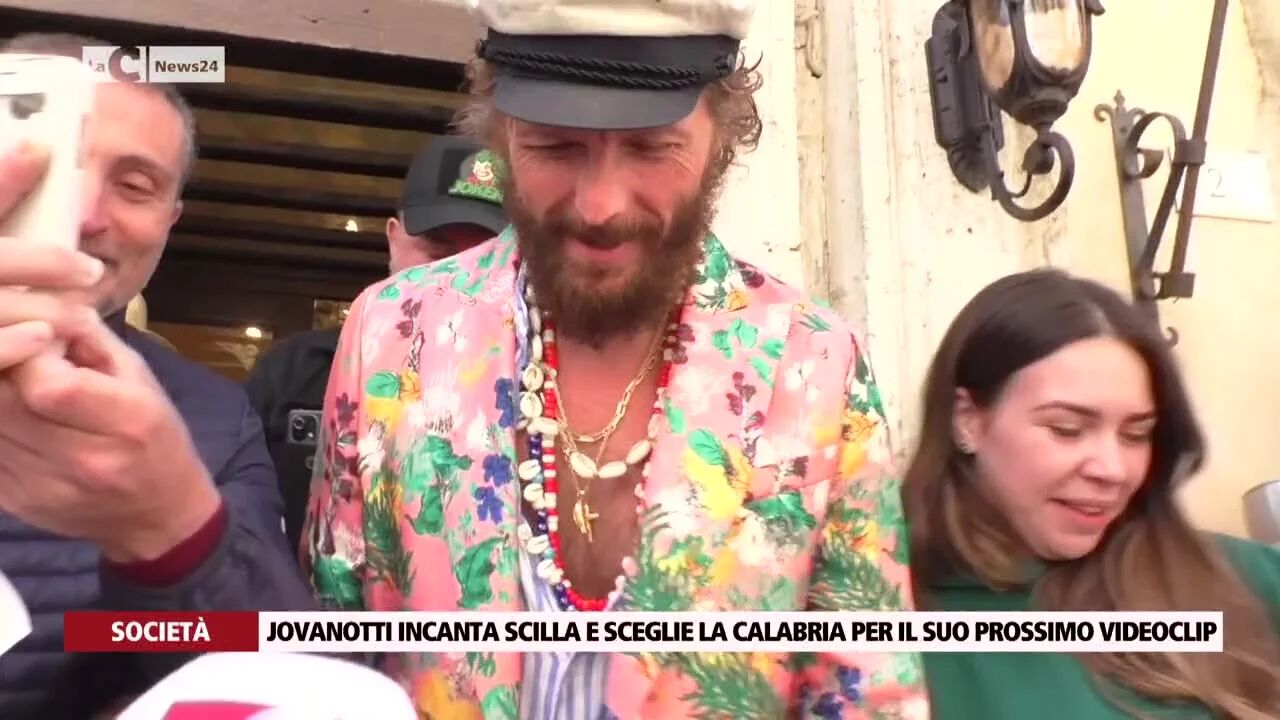 Jovanotti incanta Scilla e sceglie la Calabria per il suo prossimo videoclip