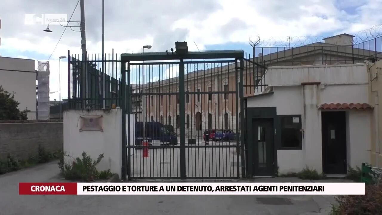 Pestaggio e torture a un detenuto, arrestati agenti penitenziari