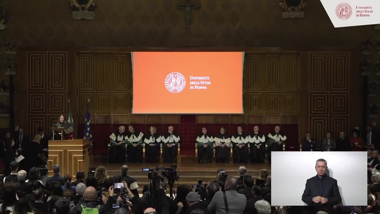 Cerimonia di conferimento della laurea alla memoria in Ingegneria Biomedica a Giulia Cecchettin