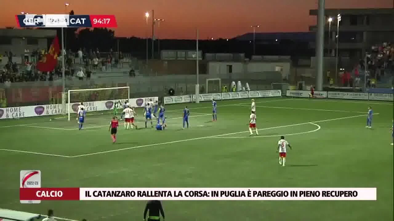 Il Catanzaro rallenta la corsa in puglia è pareggio in pieno recupero