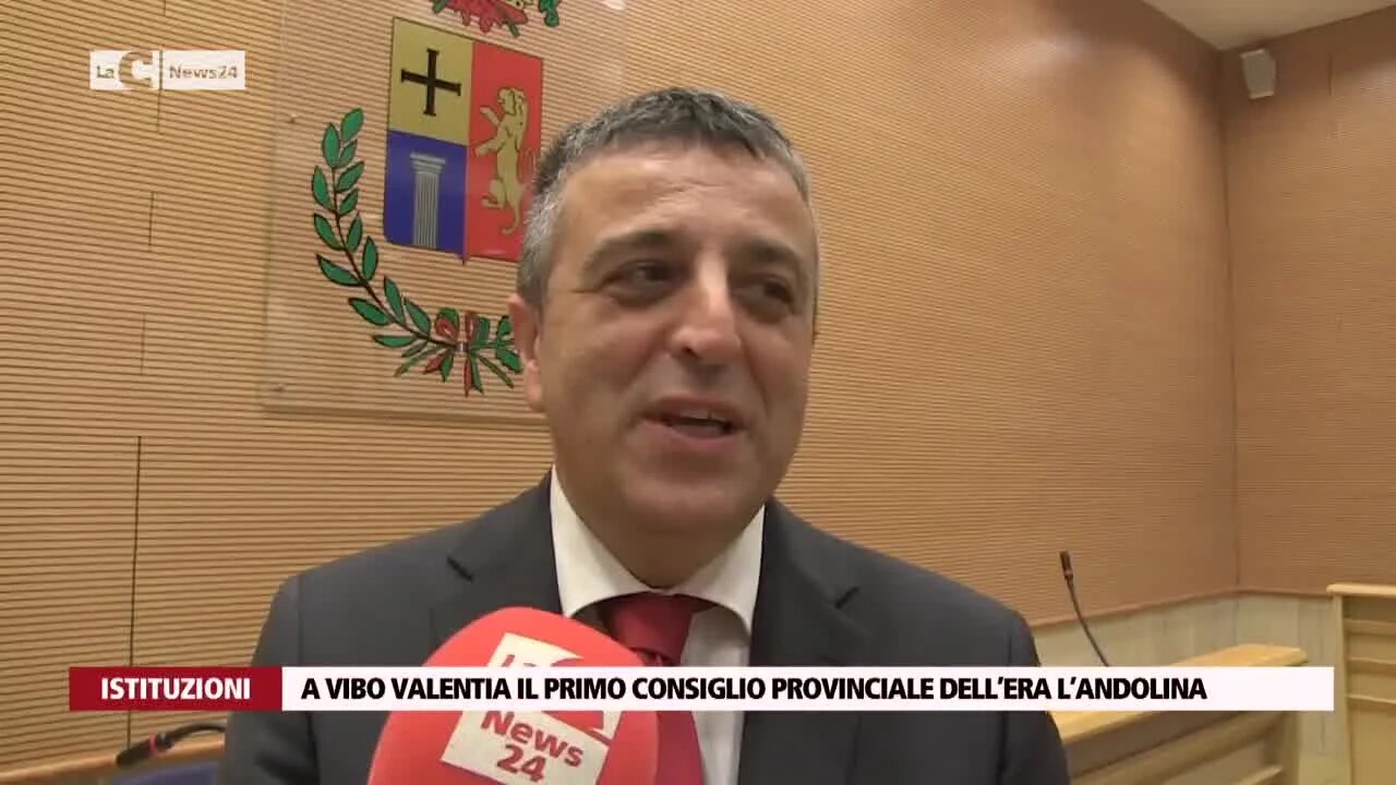 A Vibo Valentia il primo consiglio provinciale dell’era L’Andolina