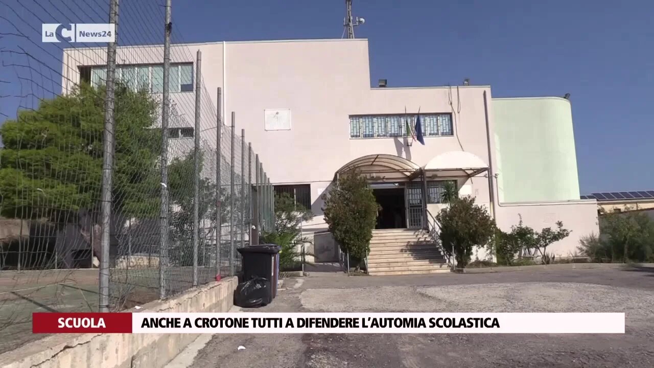 Anche a Crotone tutti a difendere l’automia scolastica