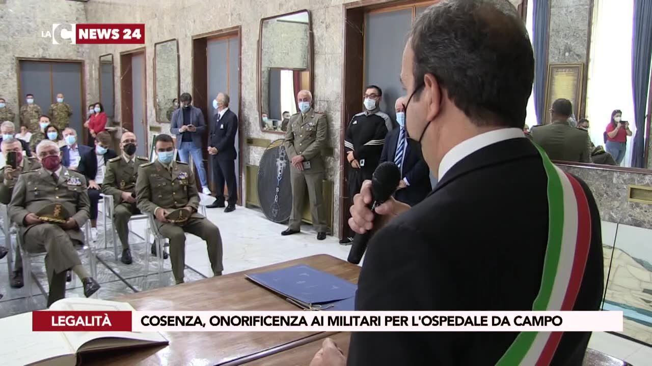 Cosenza, onorificenza ai militari per l'ospedale da campo