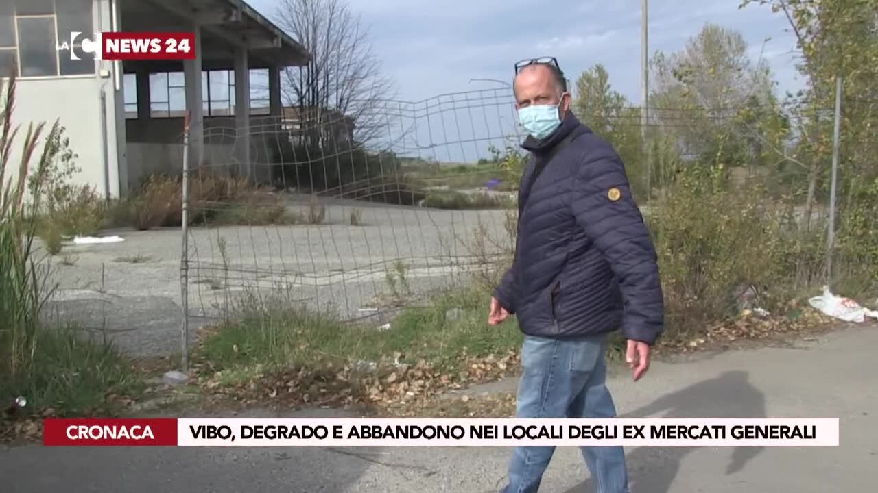 Vibo, degrado e abbandono nei locali degli ex mercati generali