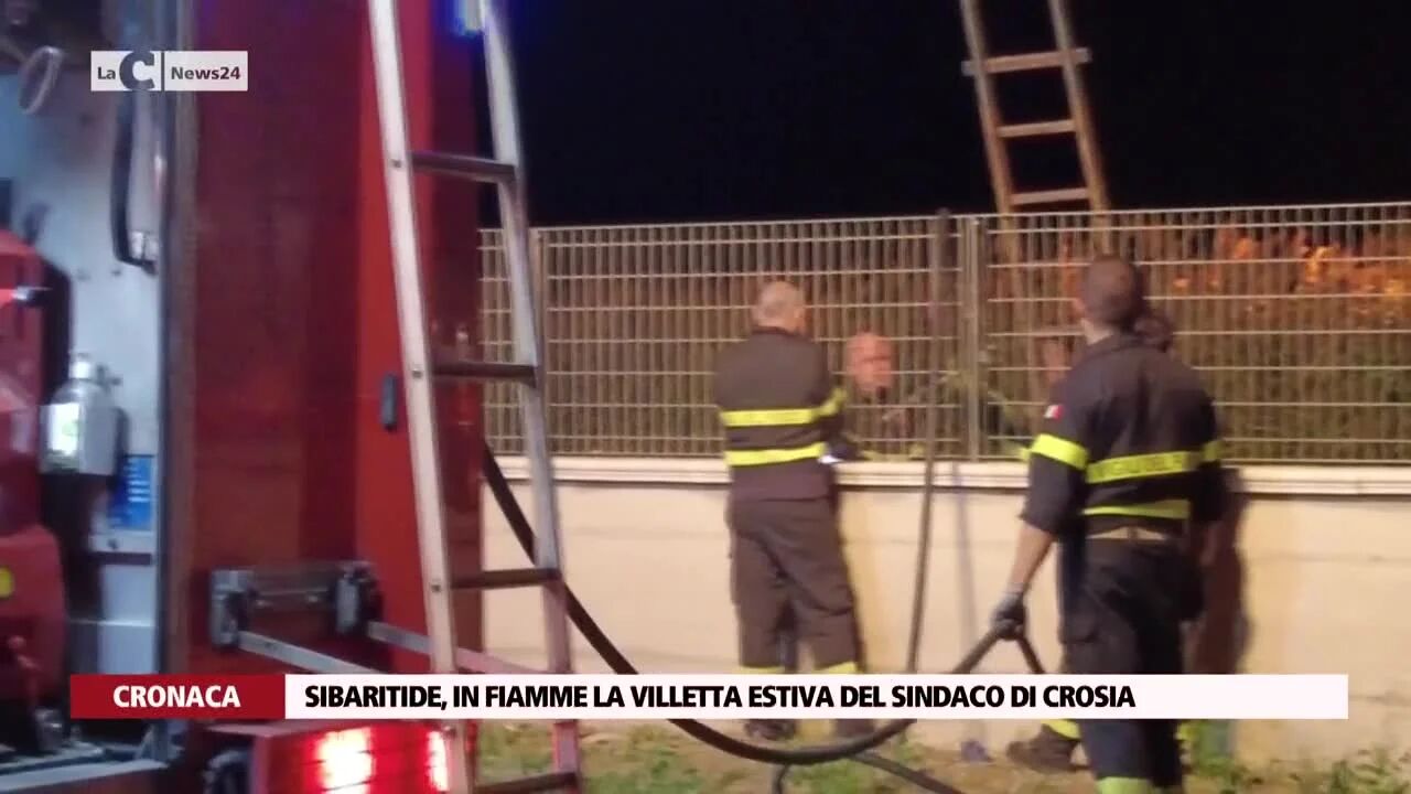 Sibaritide, in fiamme la villetta estiva del sindaco di Crosia