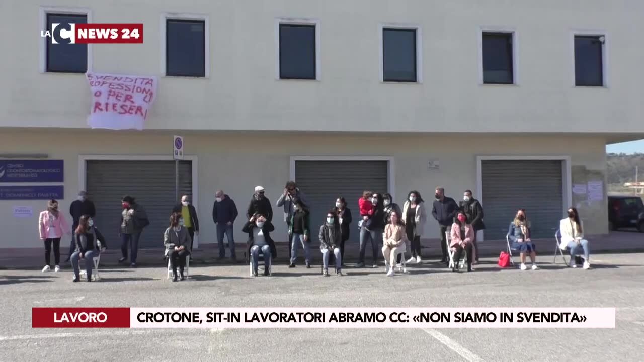 Crotone, sit-in lavoratori Abramo: «Non siamo in svendita»