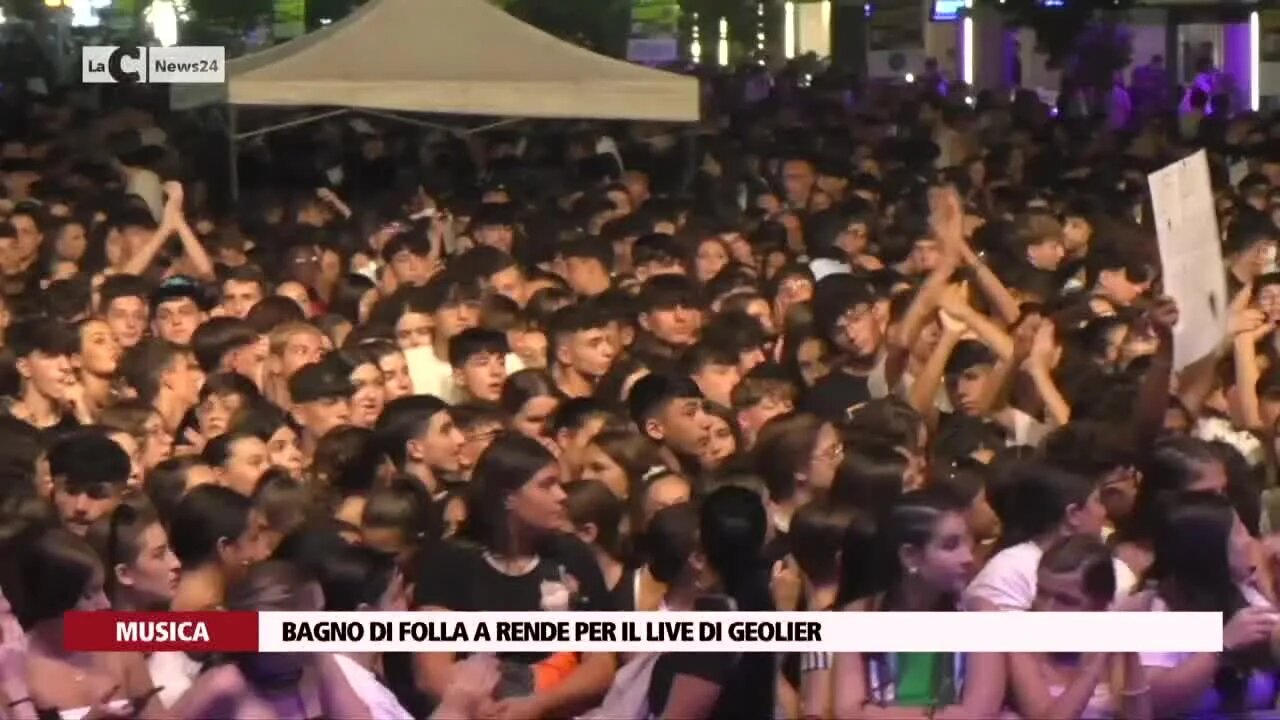 Bagno di folla a Rende per il live di Geolier