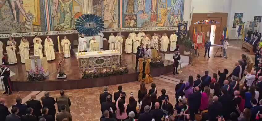 Occhiuto accende la lampada votiva in onore di San Francesco di Paola - VIDEO