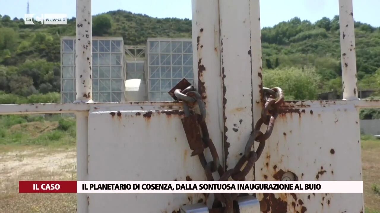 Il planetario di Cosenza, dalla sontuosa inaugurazione al buio