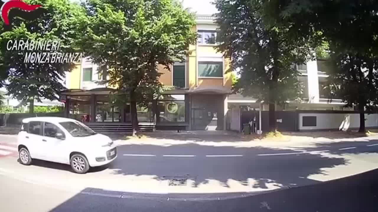 Due bande calabresi si affrontano a colpi di pistola in Brianza