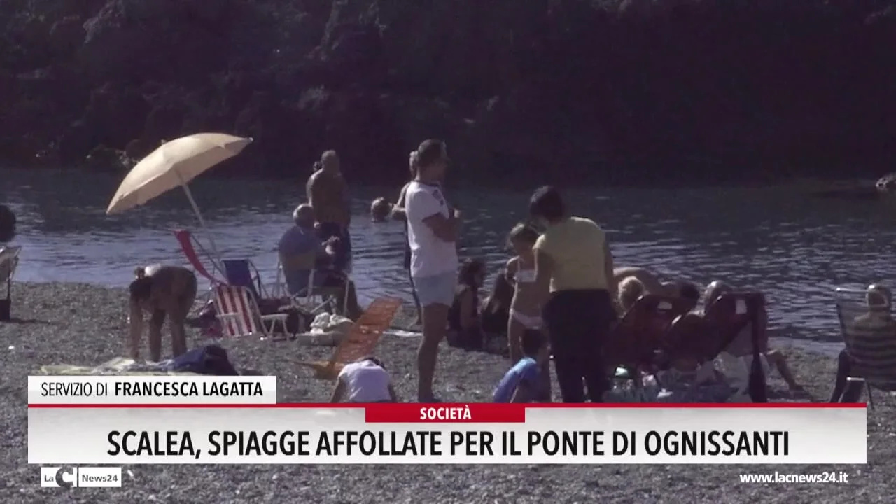 Scalea, spiagge affollate per il ponte di Ognissanti