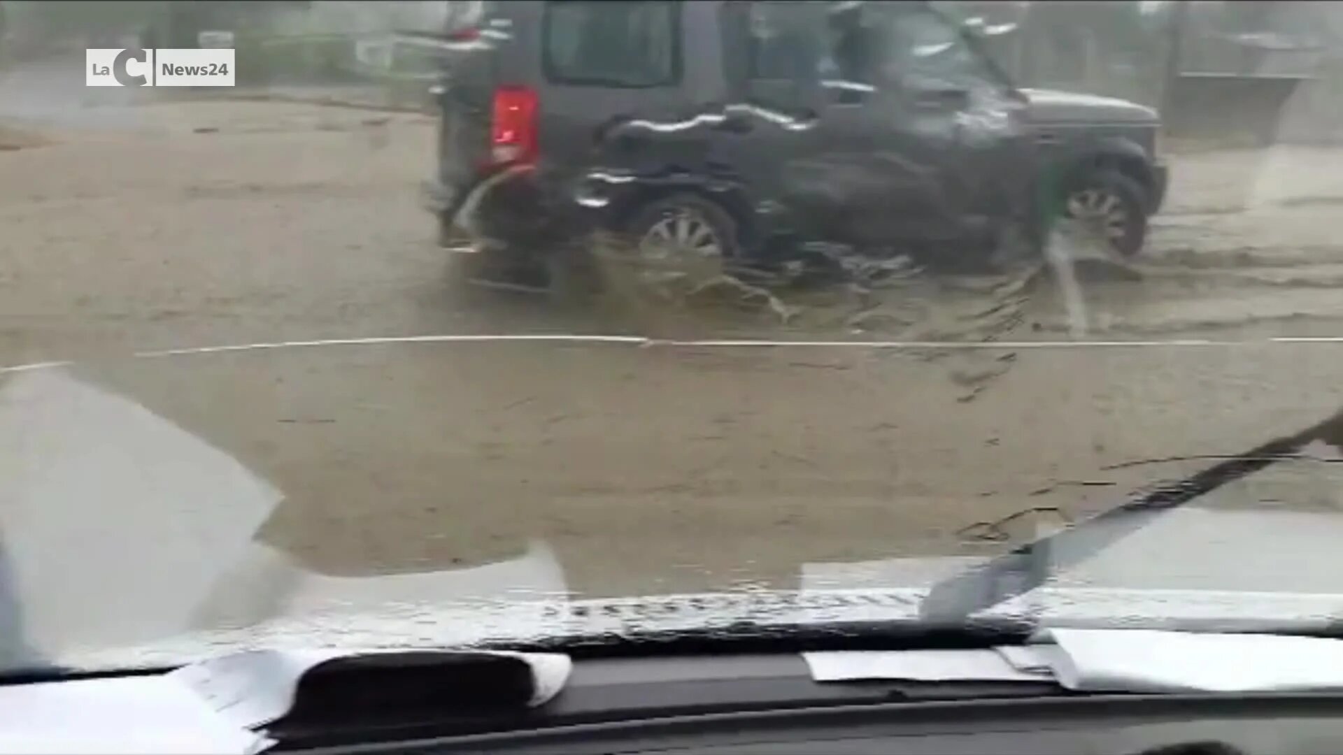 Violenti temporali nel Catanzarese: strade allagate e disagi fino alla Costa jonica - VIDEO