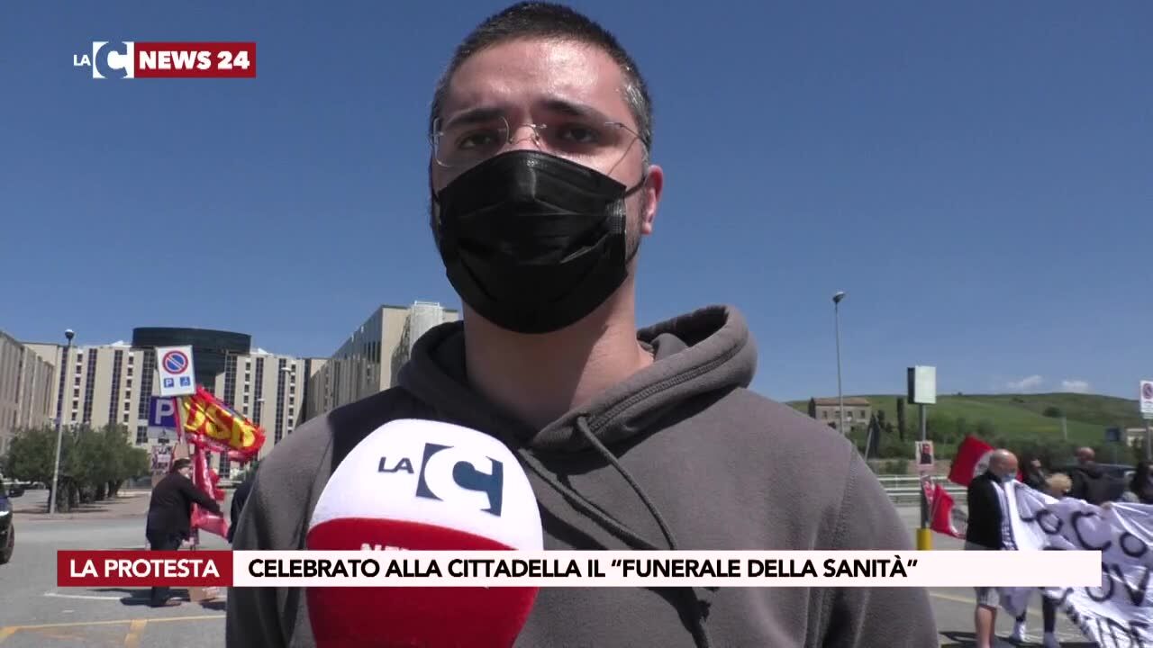 Celebrato alla Cittadella il “Funerale della sanità”