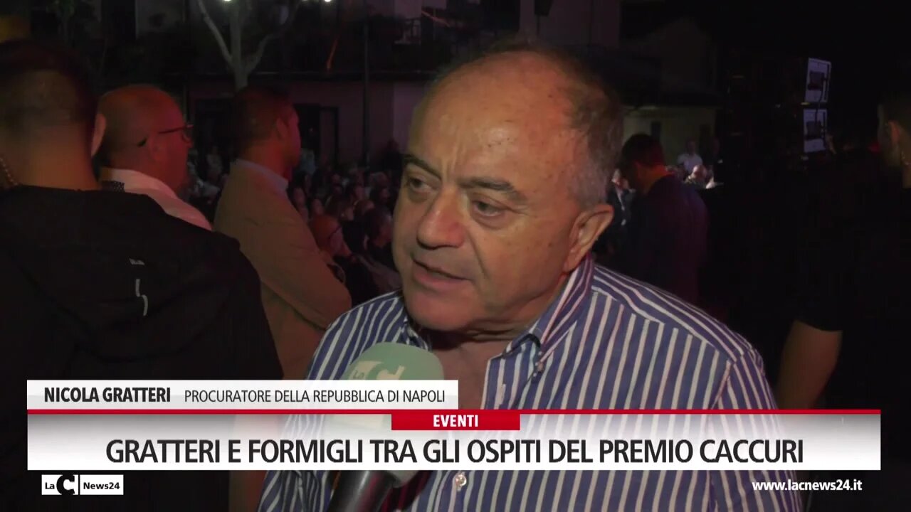 «Perdiamo terreno nei confronti delle mafie»: Gratteri ribadisce l’allarme dal palco di Caccuri. Al premio un fuoriprogramma Nuzzi-Lucarelli