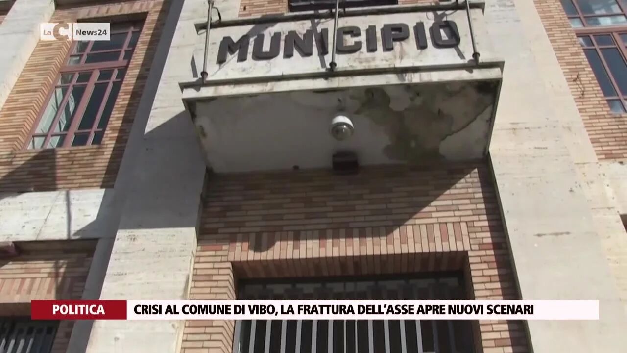 Crisi al comune di Vibo, la frattura dell’asse di governo apre nuovi scenari