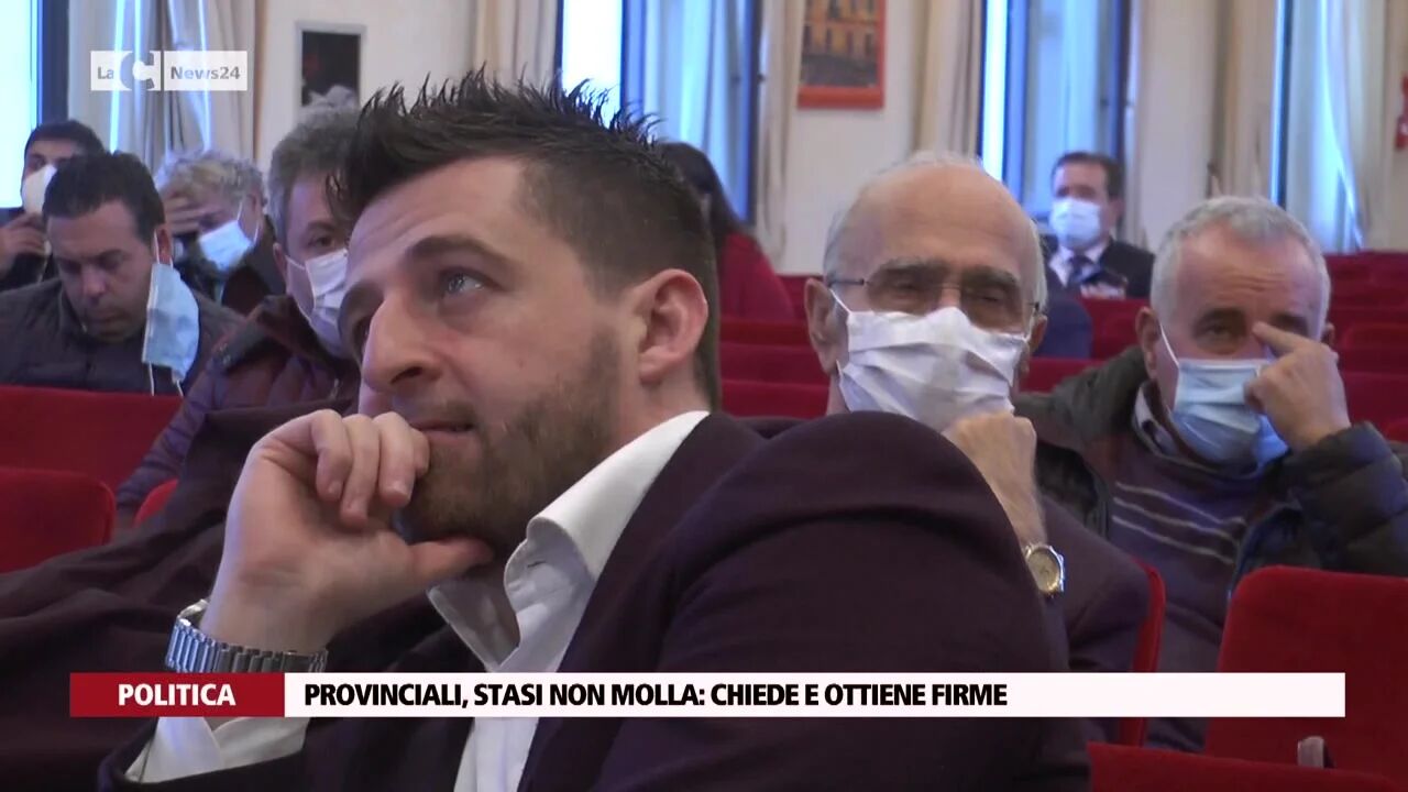 Provinciali Cosenza, Stasi non molla: chiede e ottiene firme