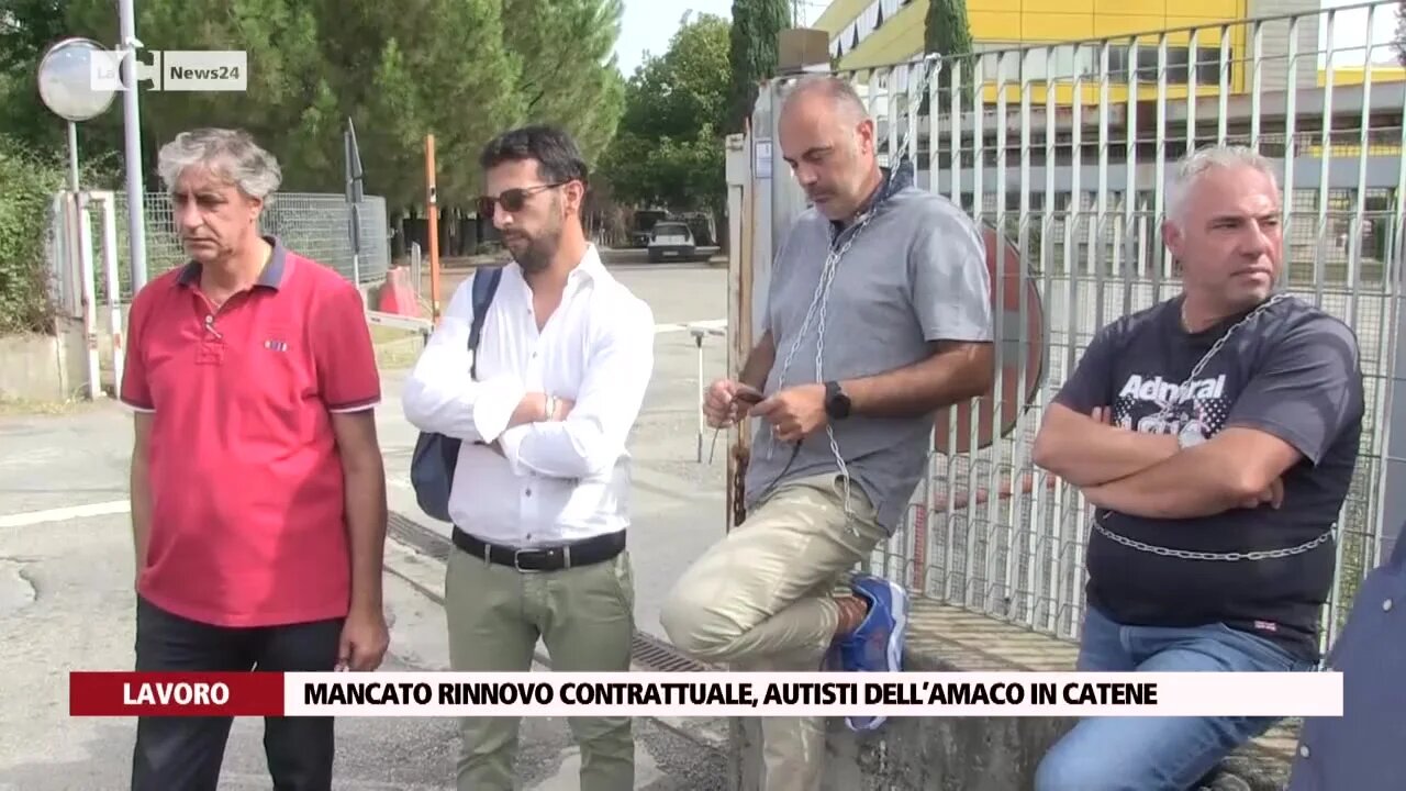 Mancato rinnovo contrattuale, autisti dell’Amaco in catene