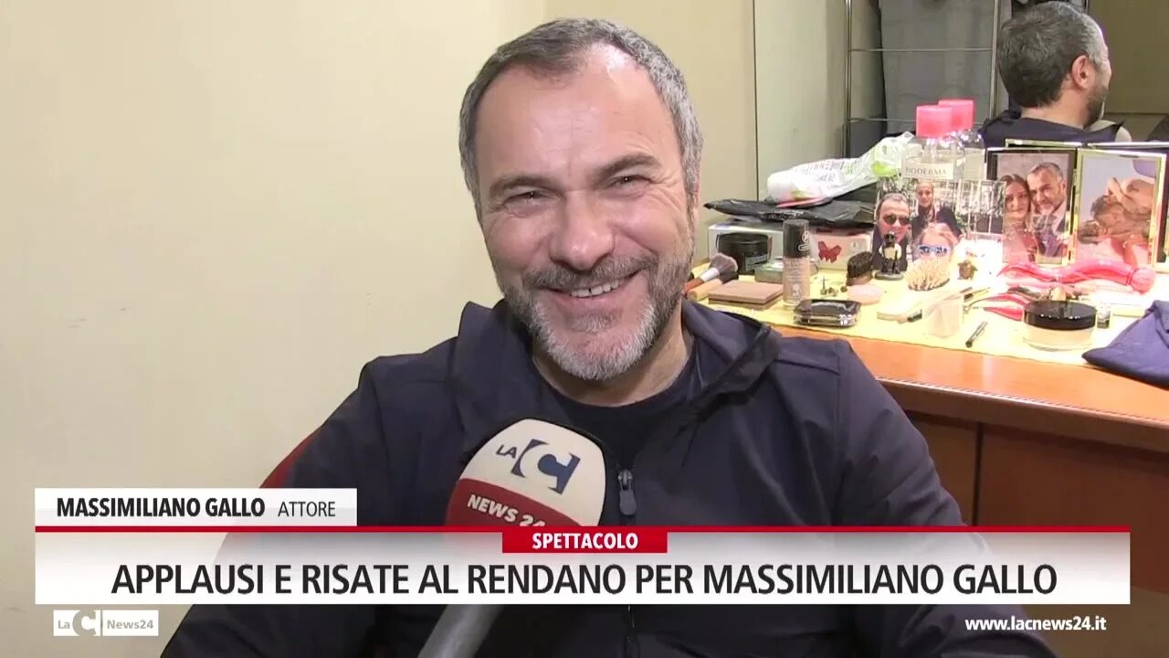 Applausi e risate al Rendano per Massimiliano Gallo