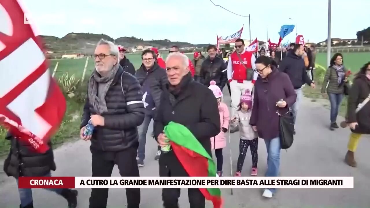 A Cutro la grande manifestazione per dire basta alle stragi di migranti