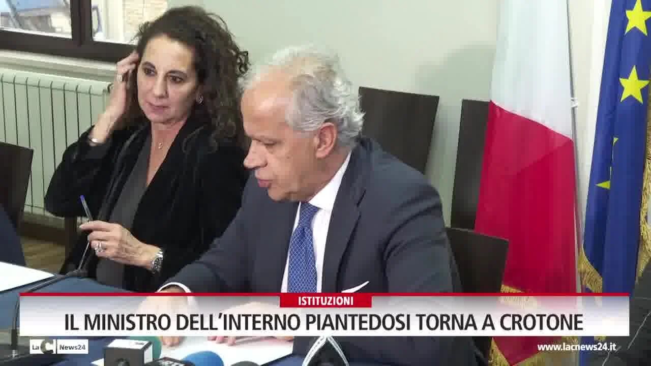 Il ministro dell’interno Piantedosi torna a Crotone