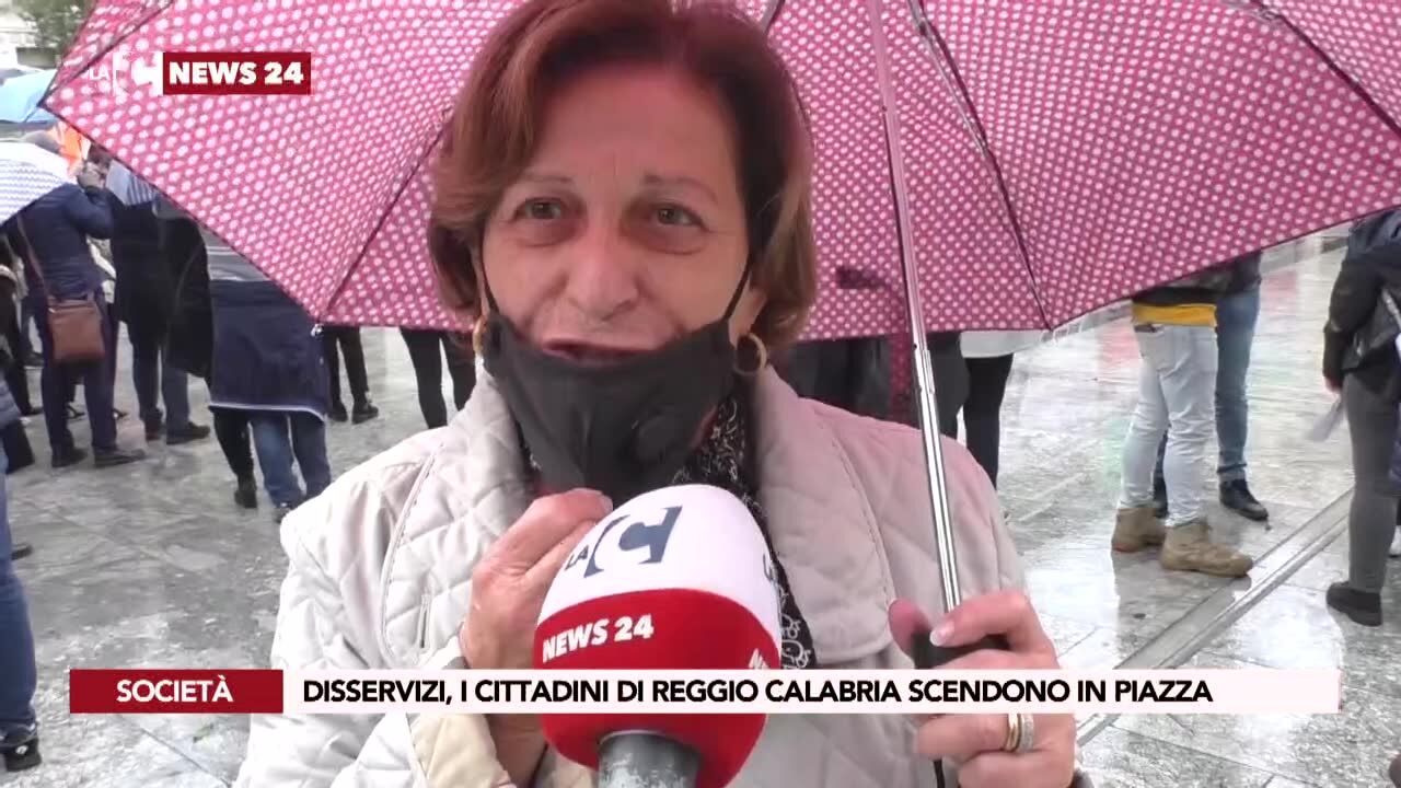 Disservizi, i cittadini di Reggio Calabria scendono in piazza