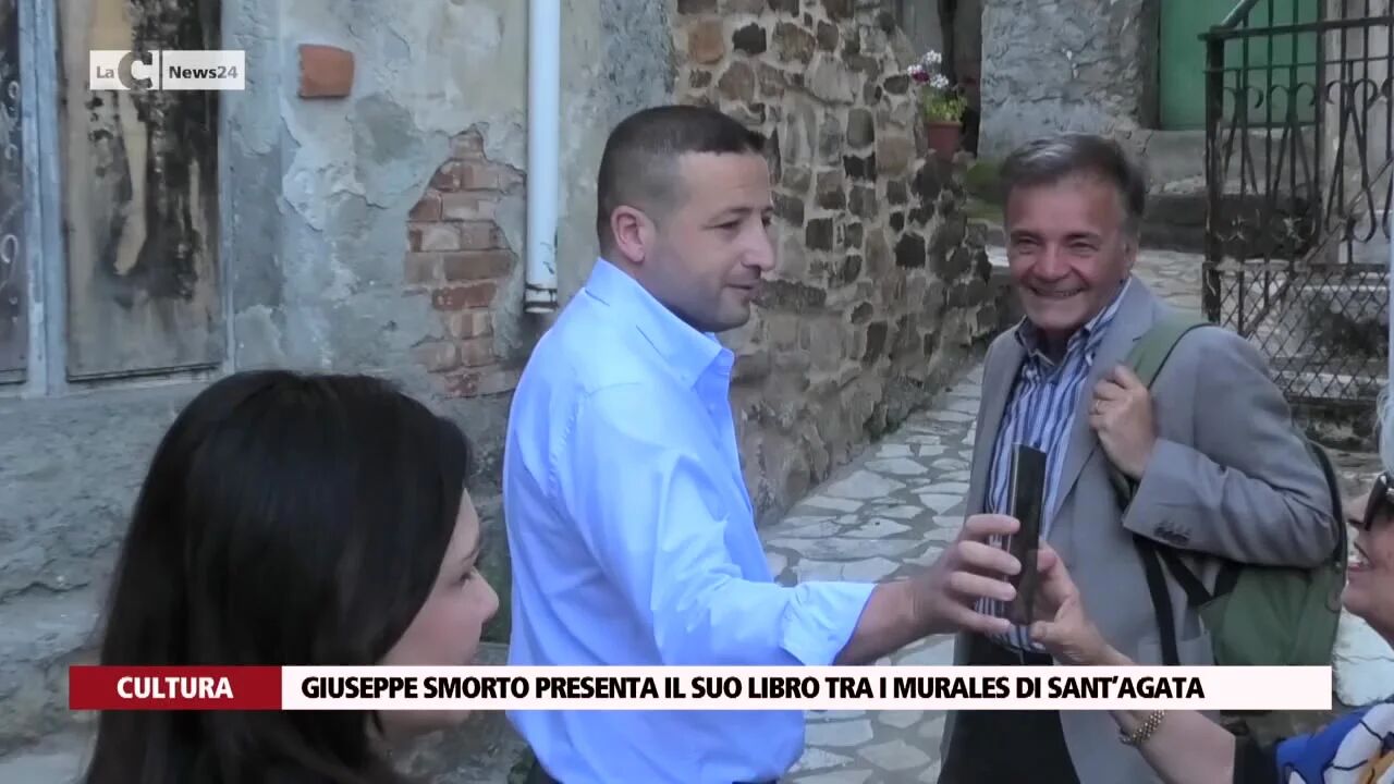 Giuseppe Smorto presenta il suo libro tra i murales di Sant’Agata
