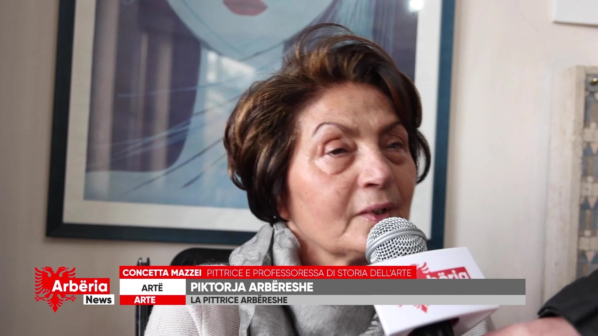 Caraffa, la storia della pittrice Cettina Mazzei: dipinge quadri ispirati al mondo arberesh