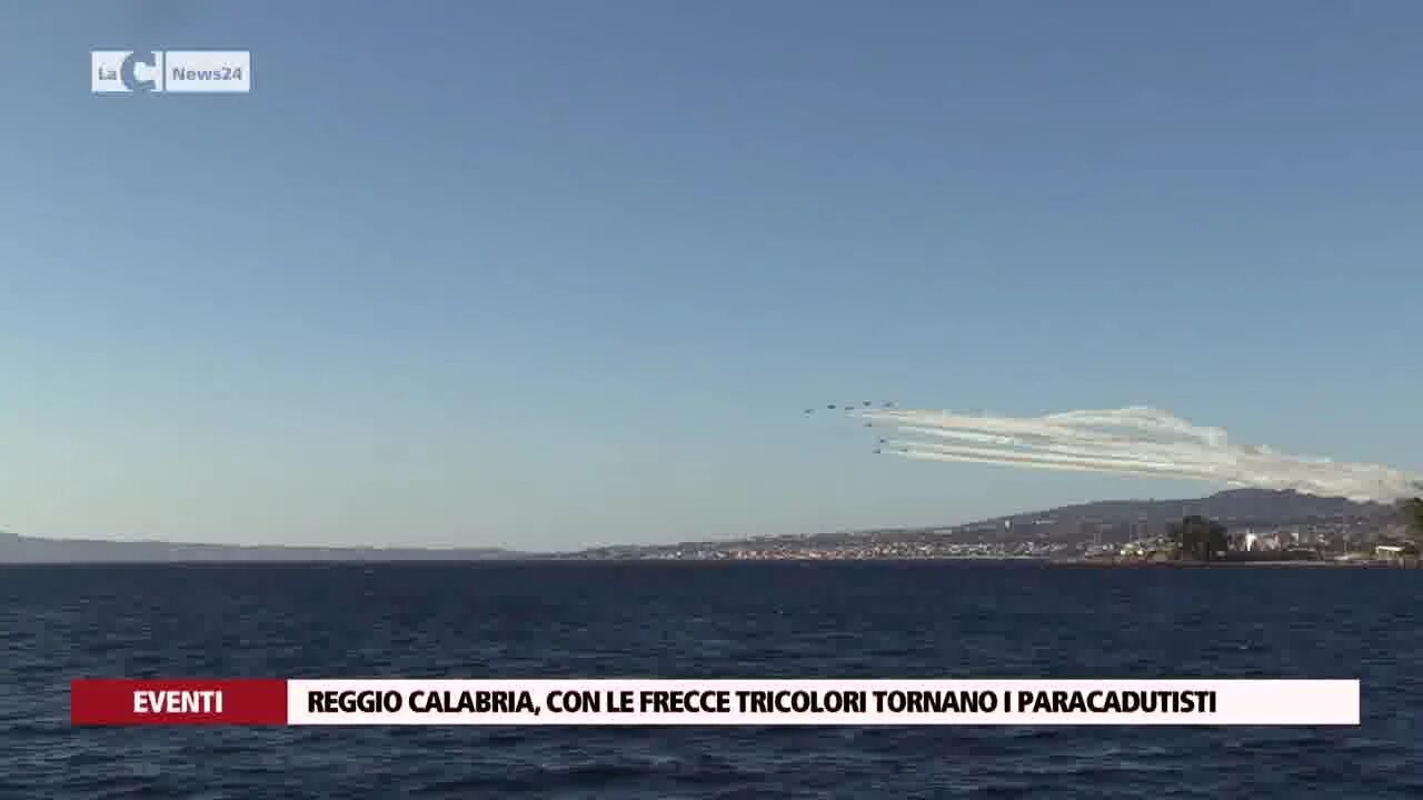 Reggio Calabria, con le frecce tricolori tornano i paracadutisti