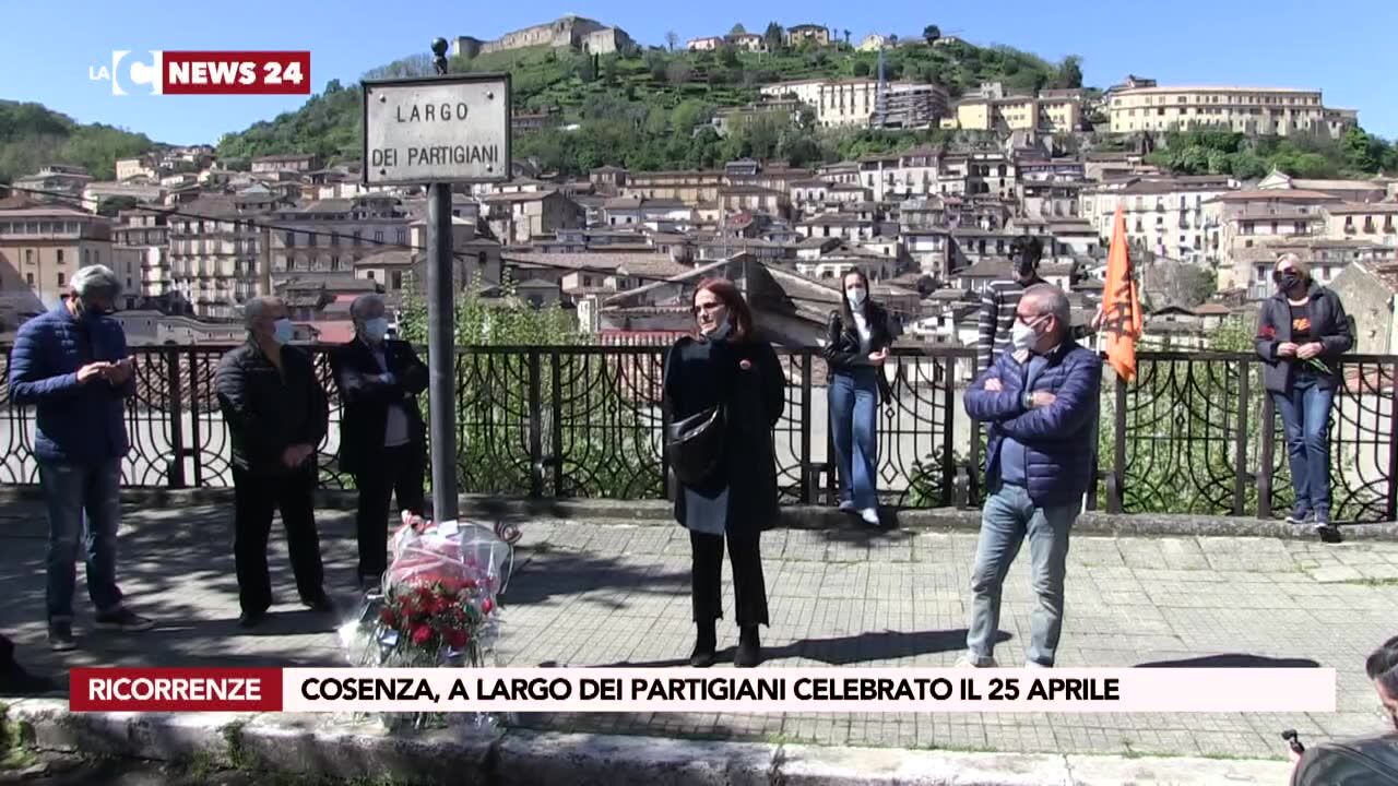 Cosenza, a Largo dei partigiani celebrato il 25 aprile