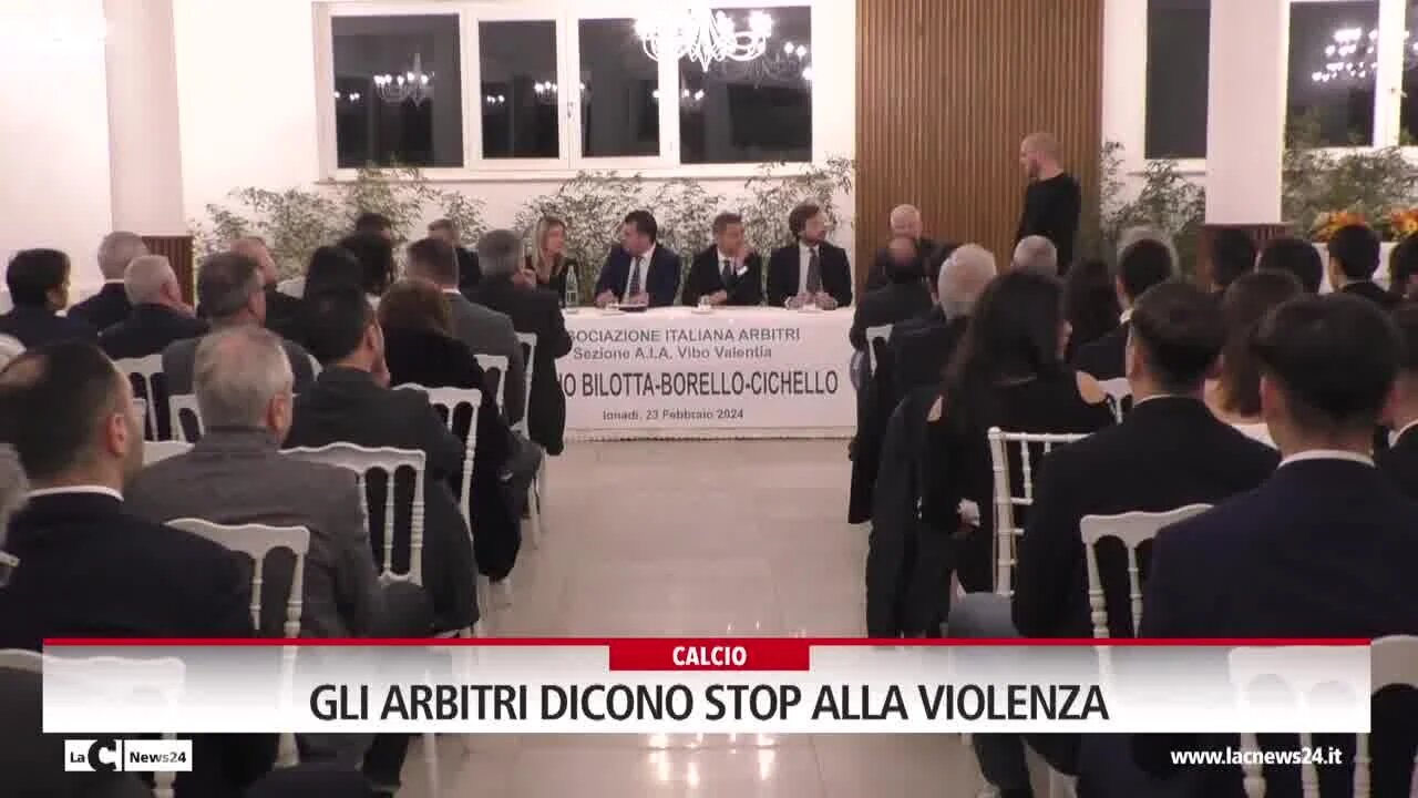 Gli arbitri dicono stop alla violenza