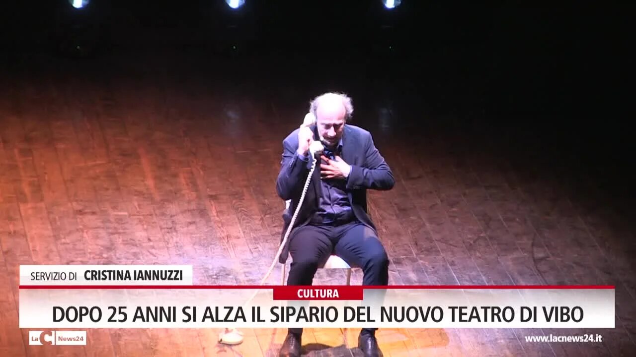 Dopo 25 anni si alza il sipario del nuovo teatro di Vibo