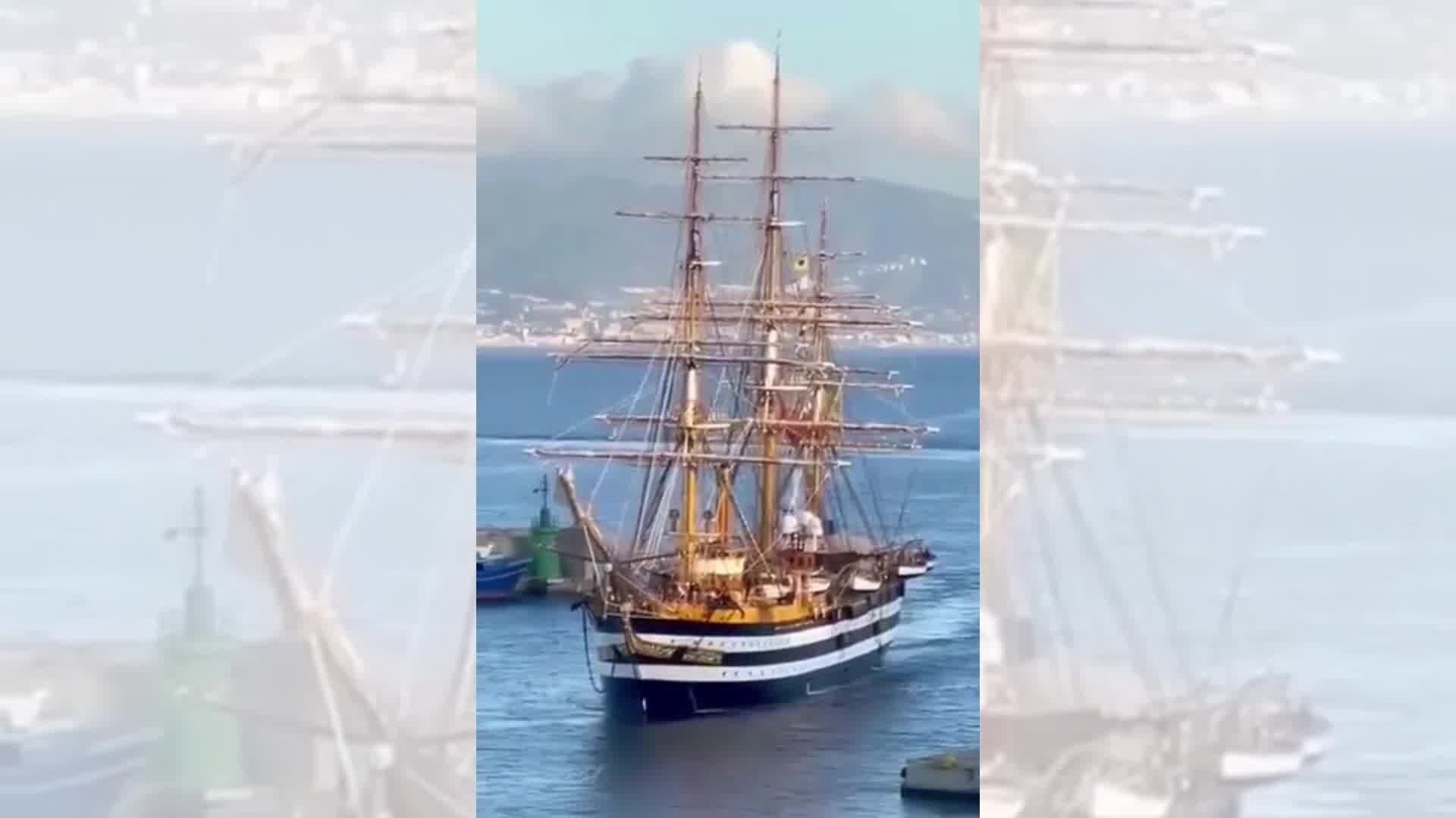 L’Amerigo Vespucci arriva a Reggio Calabria in onore dei Bronzi di Riace