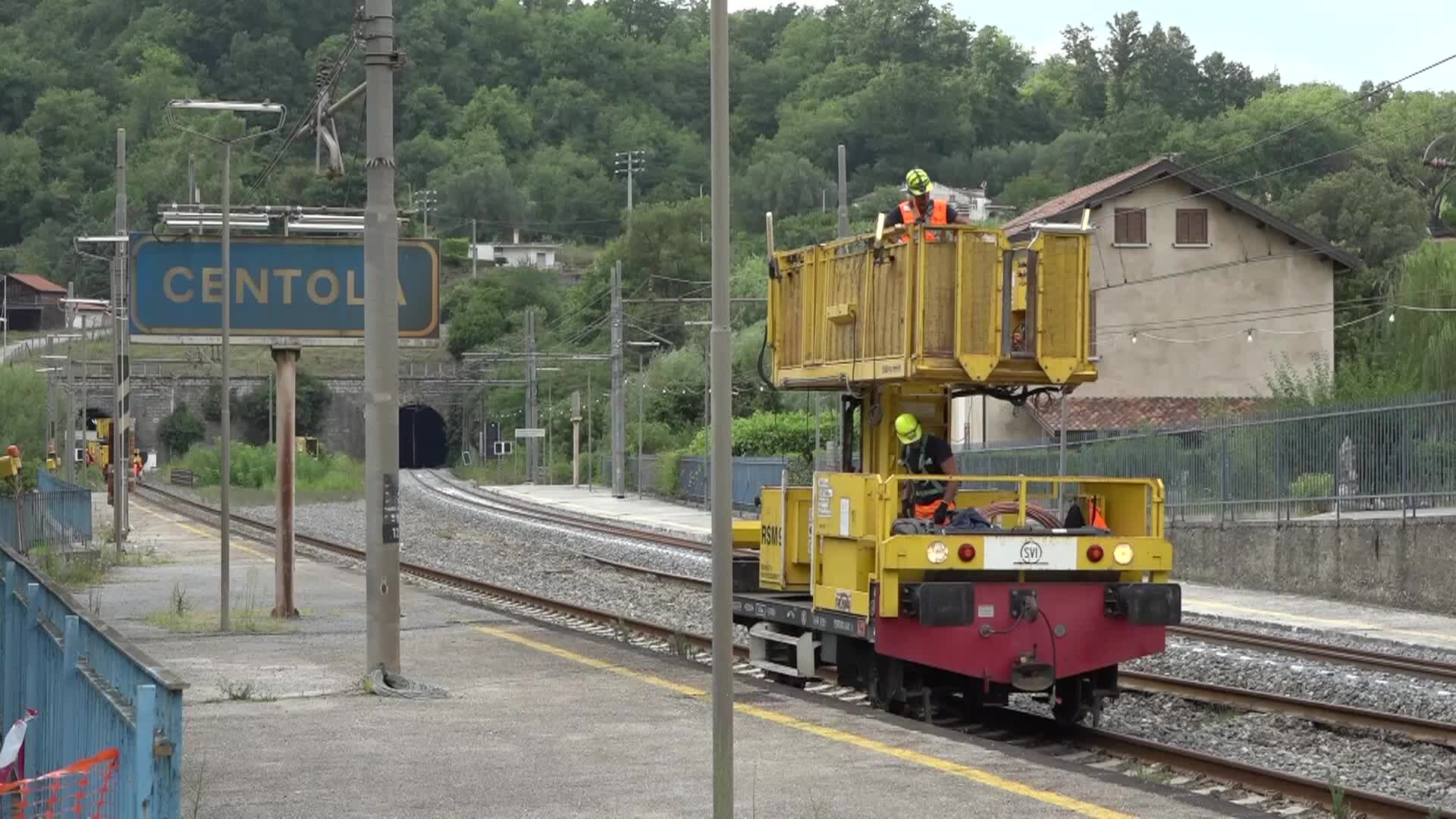 I lavori di ripristino della linea ferroviaria a Centola