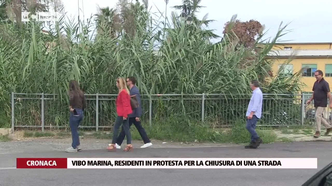 Vibo Marina, residenti in protesta per la chiusura di una strada