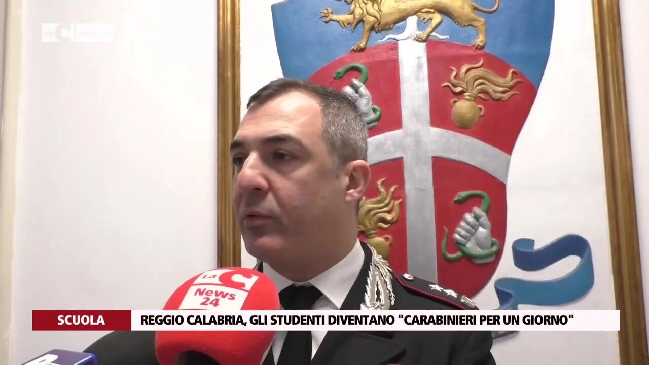 Reggio Calabria, gli studenti diventano "carabinieri per un giorno" web
