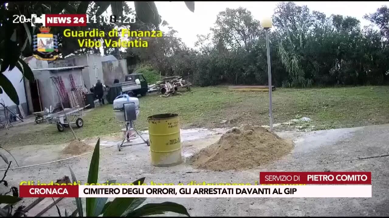 Cimitero degli orrori, gli arrestati davanti al Gip
